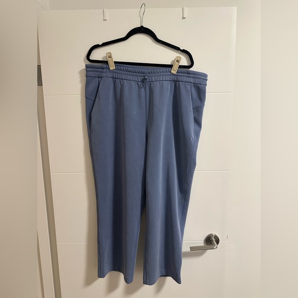 Lululemon Softstreme High-Rise Straight-Leg Cropped Pant in Oasis Blue - Picture 4 of 5